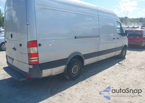 2015 Mercedes-Benz Sprinter 2500 High Roof из США, поврежденный, VIN WD3PE8DC8FP110548